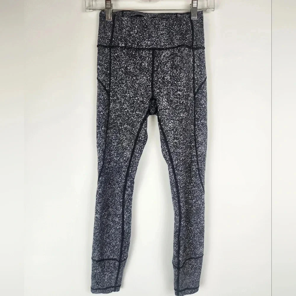 Lululemon In Movement Tight Wunderlux Womens Size 4 High Rise.